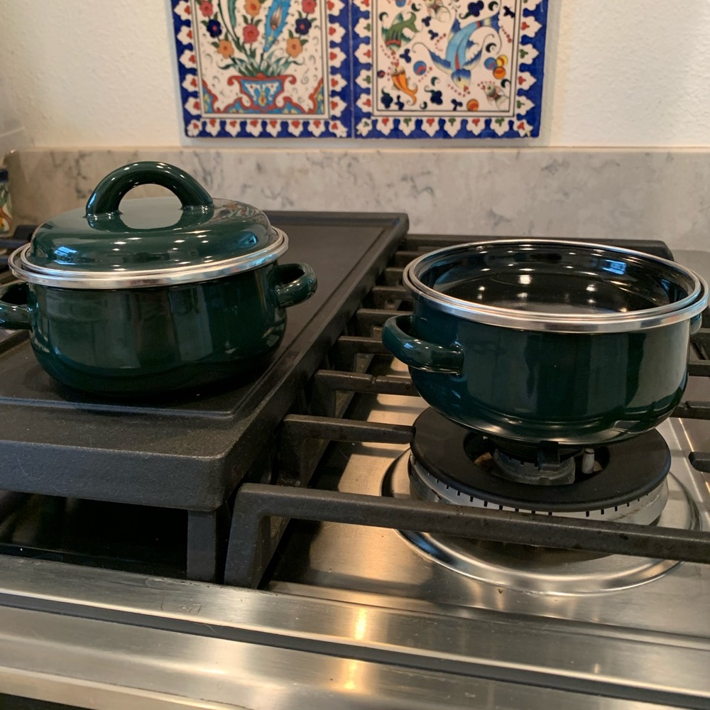Vintage (2) MEGAWARE 0.5 QT. Cooking Pots Dutch Oven Green ENAMELWARE W/ Lids